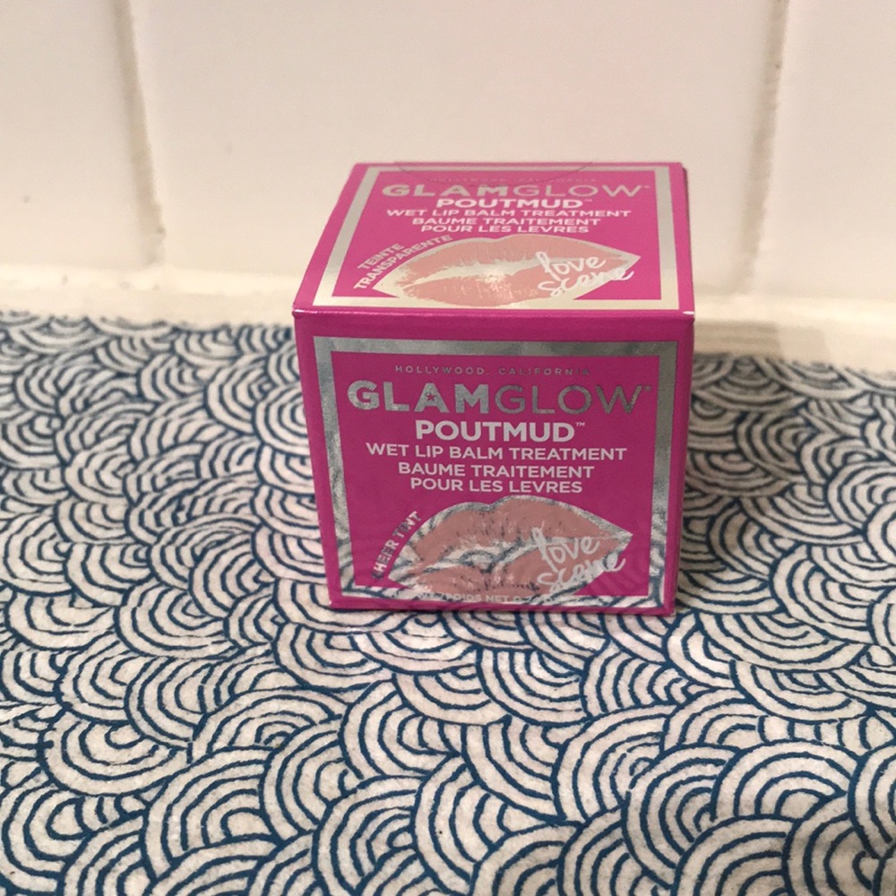 Glam Glow Poutmud